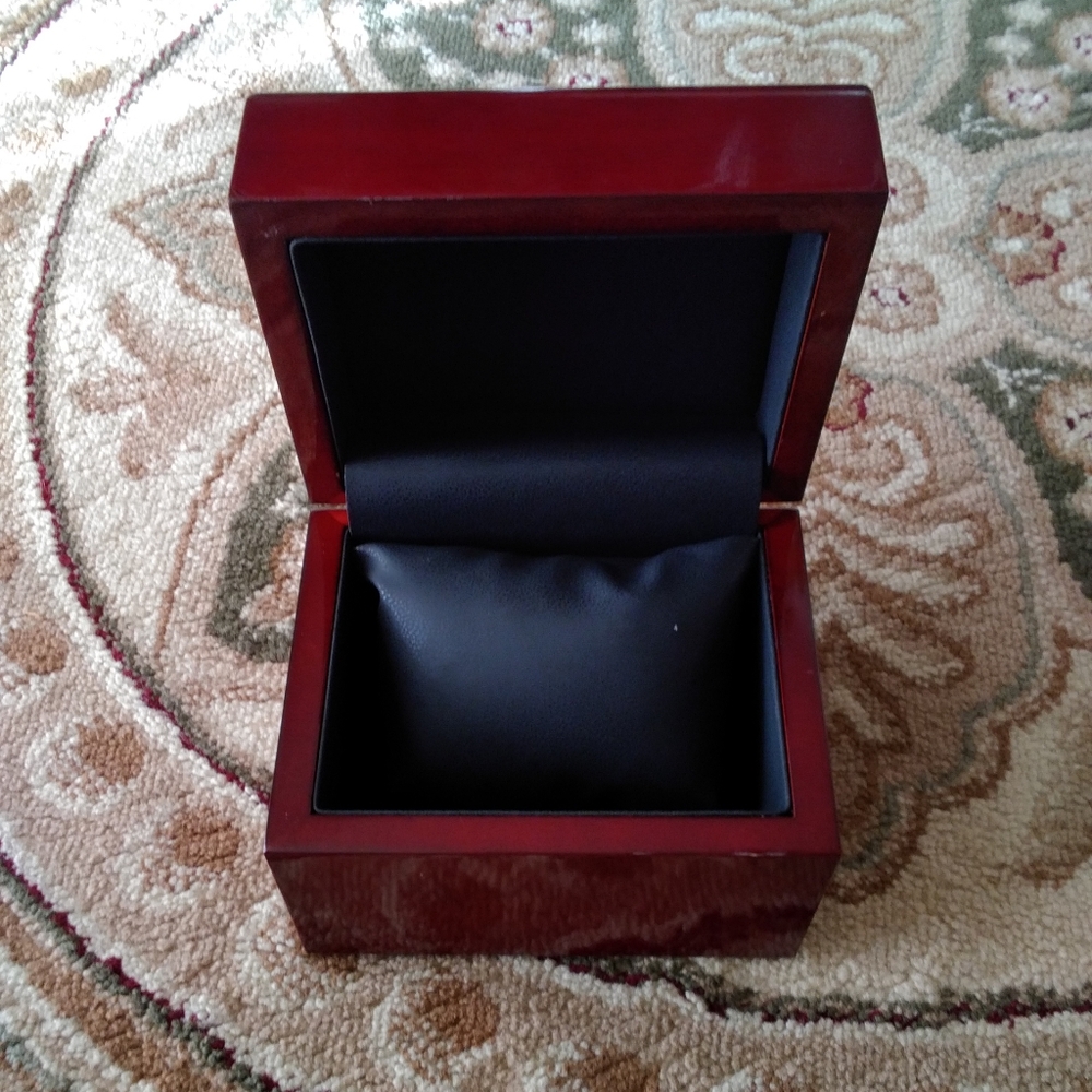 Watch Box - Picture 2 of 2